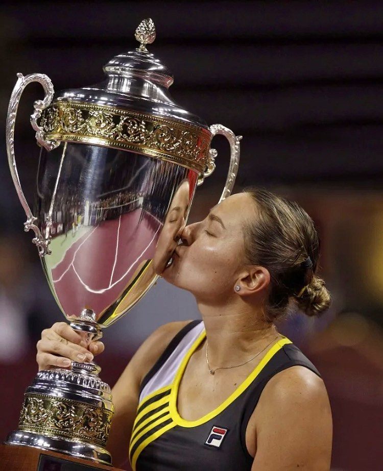 Nadia Petrova Holding Cup