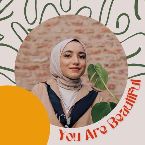 Hijab girl looks beautiful with a smile.